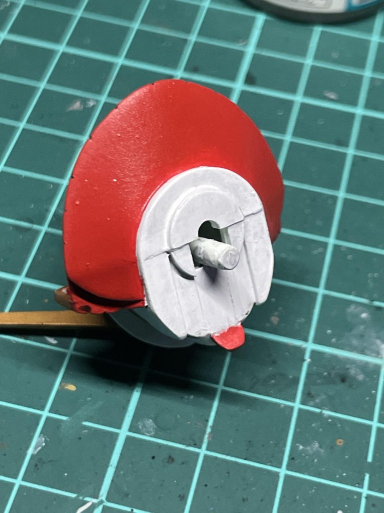 頭部改修。アゴを削って首の位置を後ろにずらして終わり。結構変わりました。