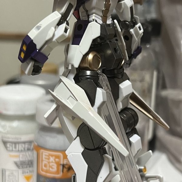 トッパーズゴールドとルビーレッドの2色で作っています。（3枚目）