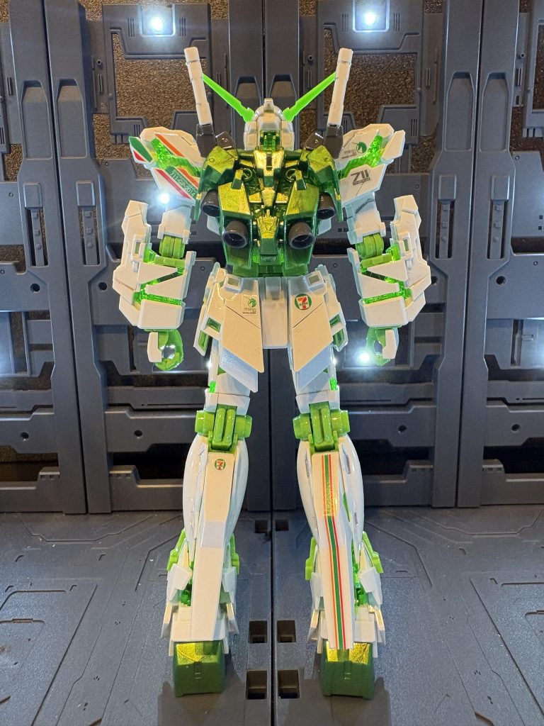 ユニコーンガンダム、セブンイレブンカラー–3枚目/制作者：koshi