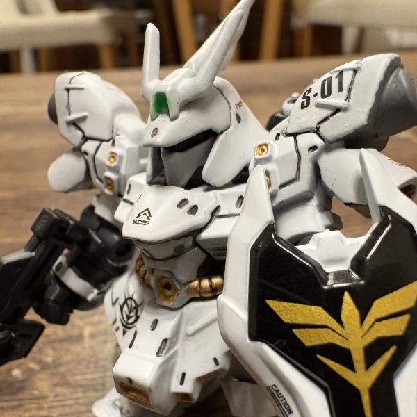 白いサザビー　福岡バージョン　モビルスーツアンサンブル