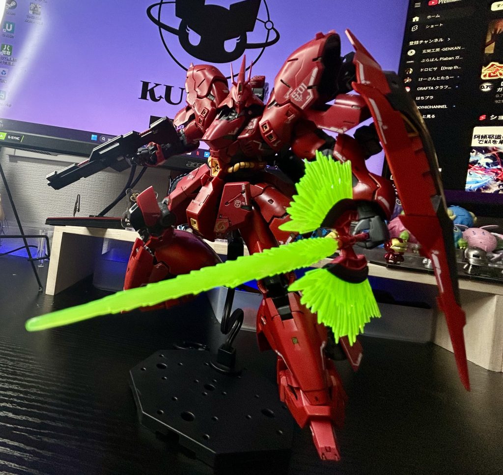 スミ入れとシール貼りで終わりの簡単フィニッシュです!余計な事はしません!!(面倒くさいとかではないよ??)ディスプレイスペースをかけてνガンダムと一緒にディスプレイさせよっと(*´-`)って事で皆様のよきガンプラ、しゃちくLifeを!ヾ(・ω・)バイバイ