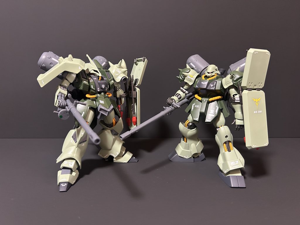 過去に制作したギラドーガ重装仕様との2ショットギラドーガ 重装仕様 https://gumpla.jp/hg/1262199