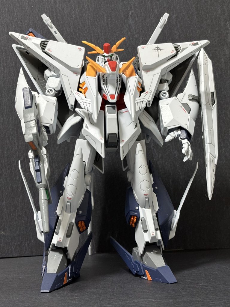 このキットもガンダムデカールを使ったので、作例が小さすぎて困りました。バンダイさん、webて公開してくれませんかねぇ。