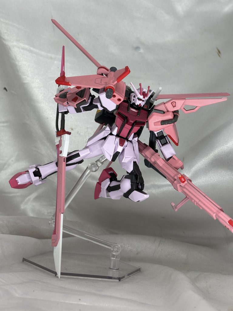 EGのCジョイントは保持の寿命が短いんですが寿命あるうちはめちゃ強いです。全盛でも余裕のポーズでディスプレイできます。