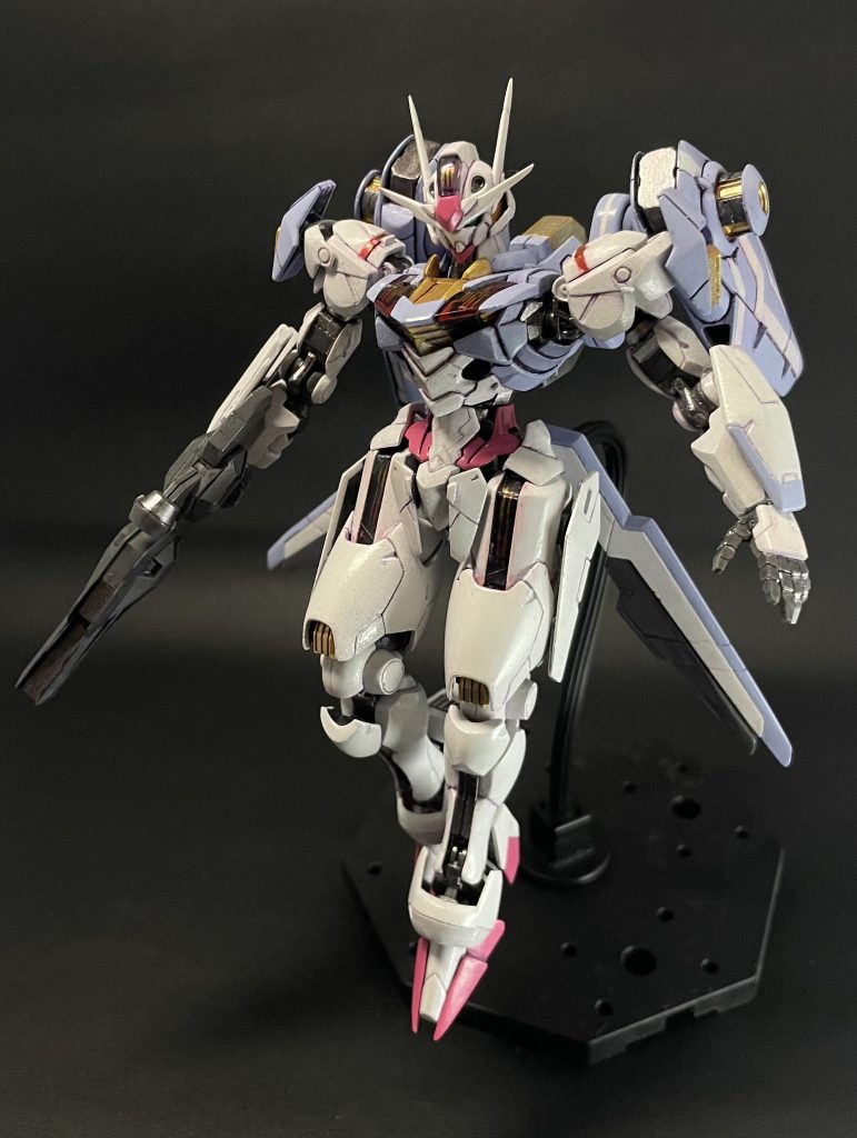 浮遊感あるポーズがエアリアルは似合うかなと。