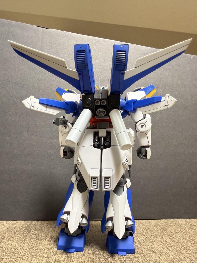 ●ミノフスキーエアロシステムミノフスキーフライトの評価試験型でペーネロペー級の完全浮揚には届かないが、「短時間の滞空」「急制動」「ホバリング」「滑空戦闘」が可能。高出力稼働時は冷却が追いつかず、脚部・腰部に熱ダメージが蓄積。●サイコミュシステム（準高感度型）フルサイコフレームではなく、部分採用型のサイコミュ補助骨格。パイロット負荷が高く、長時間運用は危険。●人工AI：OSIRIS（オシリス）Sガンダムの人工AI「ALICE」を原型とし、戦術解析・機体制御・サイコミュ補助を統合した発展型戦闘支援AI。敵機の行動傾向と戦場環境をリアルタイムで解析し、最適な航法・迎撃・ファンネル運用を提示する。特徴は「戦場の支配」を最優先する判断ロジックと、パイロットの思考を先読みする準サイコミュ同調機能。高度な自律性ゆえ、過剰最適化による暴走リスクを孕む。●NTD-II “アポカリプス・モード”ユニコーンのNT-Dを発展させた対ニュータイプ制圧システム。敵性サイコミュ反応を検知すると自動起動し、サイコフレームを最大共振状態へ移行。操縦補助AIと連動して反応速度・演算処理・機体制御を極限まで高め、ファンネル兵器の奪取・無力化を狙う。代償として神経負荷と精神汚染リスクが急増する。&nbsp;