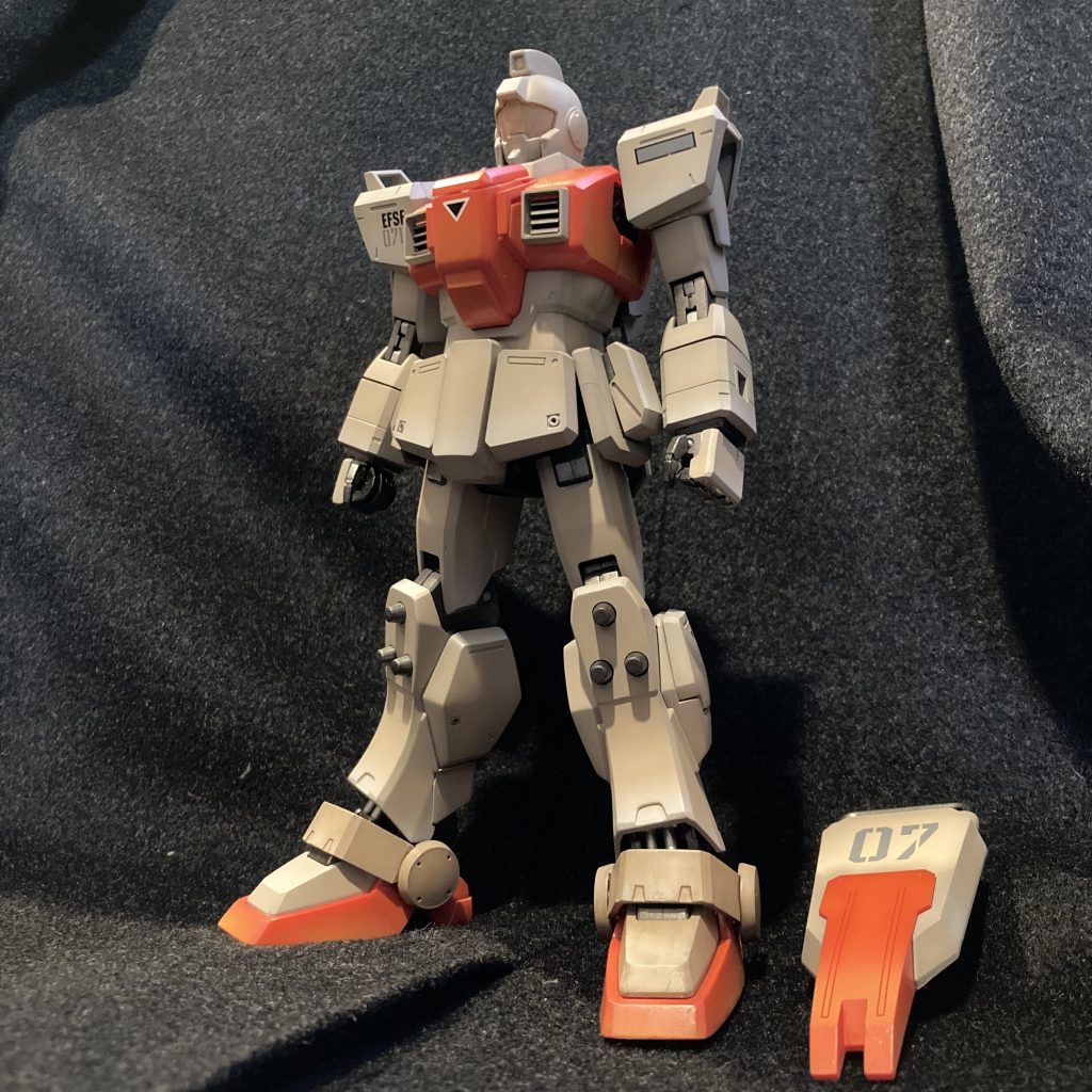 左足首から汚し始めああ汚されていく...(gundam-kao9)