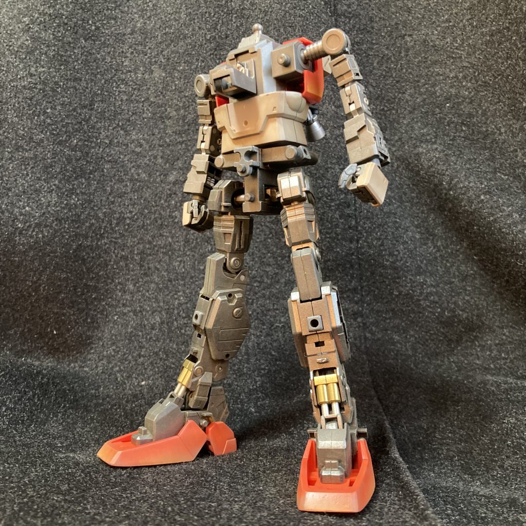 内部メカ前ガンメタメインにシリンダー類をシルバーとゴールドで塗り分け