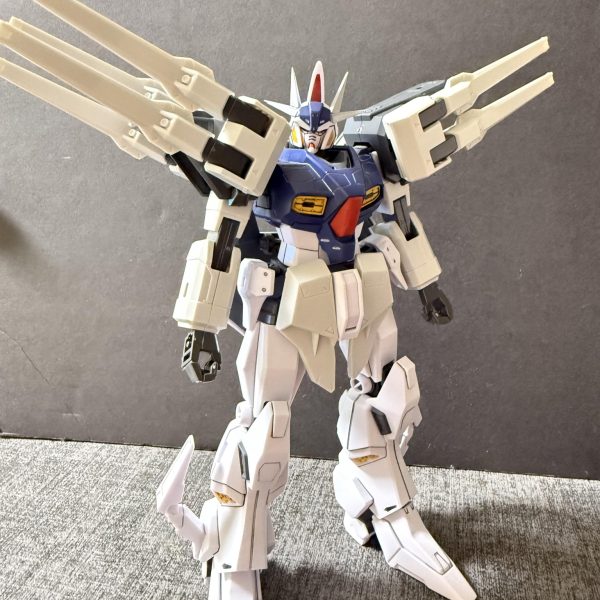 オデュッセウスガンダムのアルゴスユニット試作案です!(前回の投稿とは別の作品です)簡単なミキシングですが意外と合ってるかも!アルゴスユニットはファンネル武装とのことでしたので通信、サイコミュ強化の意図を含めてブレードアンテナも一新してみました!クスィーやオジマンディアスに比べてプロポーションは原型機の状態から弄らなくても良さそう!名称はフィックスフライトユニット装備のオデュッセウスガンダム=ペーネロペーに対して フィックスアルゴスユニット装備のオデュッセウスガンダム=アンティノオスにします!RX-104FA(Fixed Argos)アンティノオスガンダム!!リペイントも少ないしすぐに完成するかも、、?笑(3枚目)