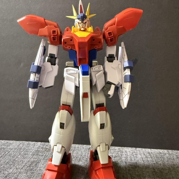 アルケイデスガンダムの開発と並行して開発しています！こっちはアナハイムエレクトロニクス社を見限った地球連邦政府がクスィーに敗れたオデュッセウスガンダムをサナリィとブッホエアロダイナミクス社に改修を依頼したら、、という設定で作成しています！イメージとしてはサナリィのf90に繋がるようにしつつもところどころにブッホ製MSのエッセンスを加えたデザインを目指しています！ブッホとサナリィ、コスモバビロニア建国戦争では敵対組織でしたが強大な軍事企業、アナハイムエレクトロニクス社に立ち向かうために手を組んだ。最高に燃えますよね！本体は見ての通りミキシング祭りとなっています笑サイズはオデュッセウスガンダムと同じ全高のMSの予定です！（3枚目）