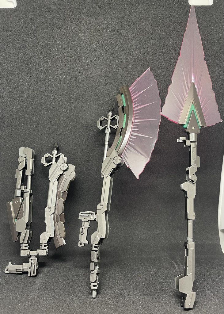 ハイパー・ビーム・ジャベリンです。折り畳み状態と展開状態です。（撮影ブースに入りきれないので分割してます。）ピンクのクリアパーツは塗装してません。