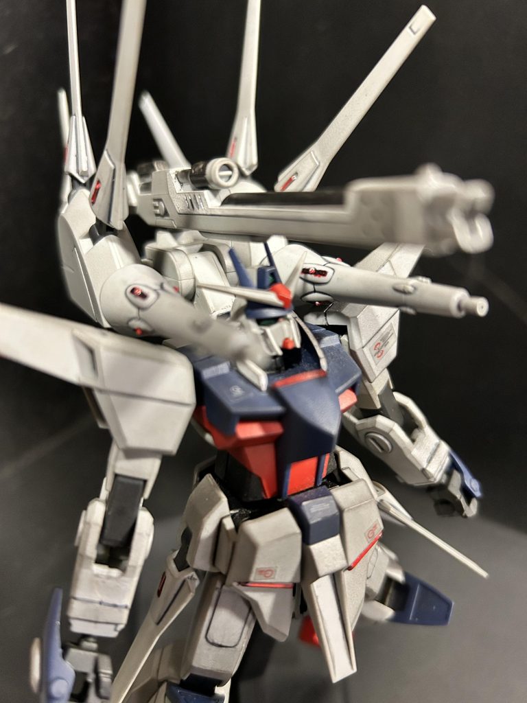 わかりにくいですが、顔面を削って小顔に。顎引きができる様に下のとこも削ってます。