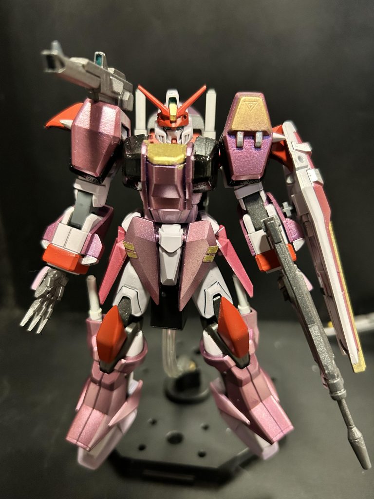 娘デュエル3号機娘はおてんばなんで接近戦特化でトゲトゲさせてサーベルは4本持ち、右手からもビームでます。