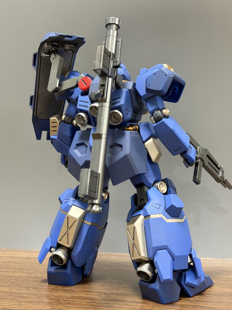 後ろは背中にバズーカしょえるのはいいですね