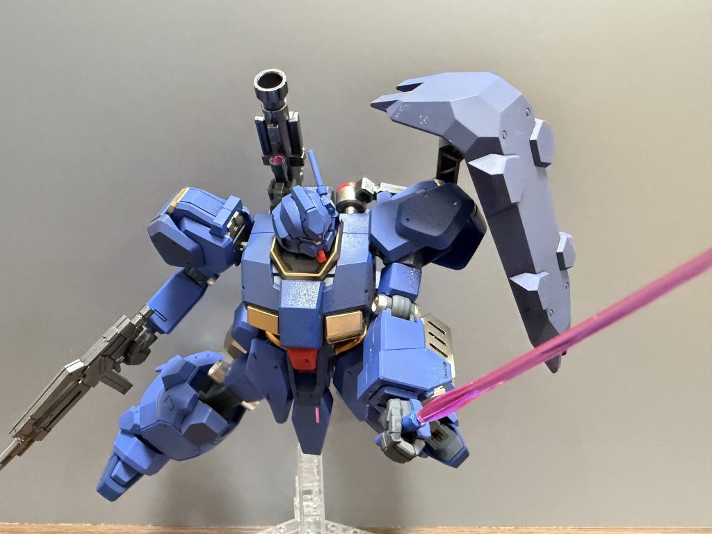 デカいシールドの白いシールは貼るか悩んでますとりあえずはずせないから今はナシで