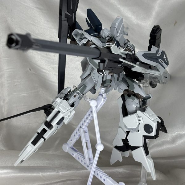 シナンジュスタイン高機動及び長距離射程特化型