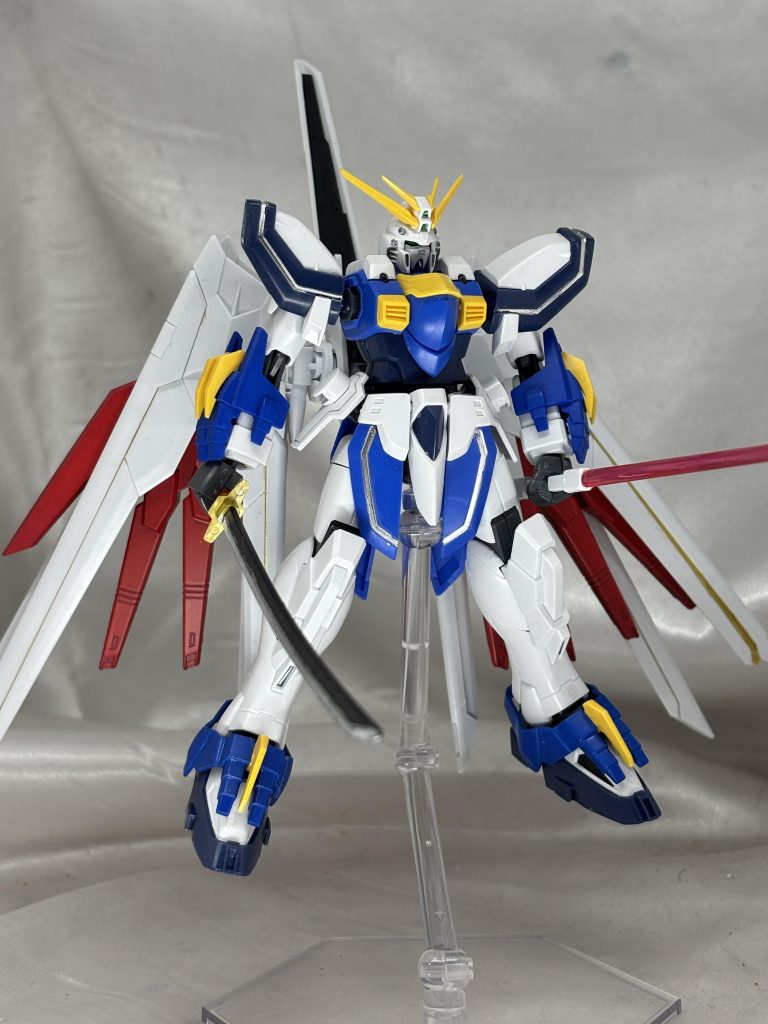 コアランダーは公式でも新しいものをつけた弐式みたいのが発売していたので、そのさらに先のコアランダーとしてコズミックイラ的な背面になりました。