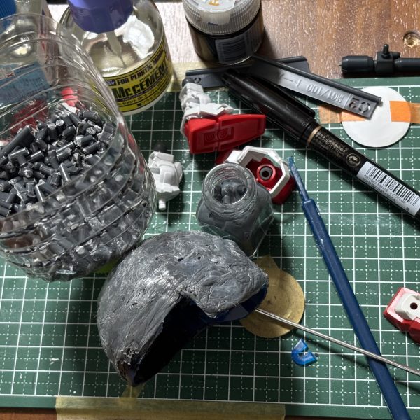 シャア ズゴック&nbsp;の&nbsp;面影&nbsp;たっぷり&nbsp;ランナーパテ&nbsp;盛り付け　&nbsp;ます　😁（2枚目）