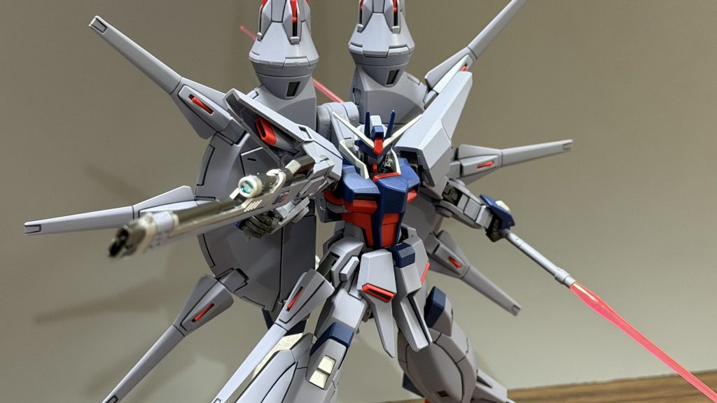 こちらもラスボスなのにプロヴィデンスと扱いが…比較画像が話題になったけど放送当時のHGよりめちゃくちゃカッコよくなってますねガンプラの進化さすがです✨