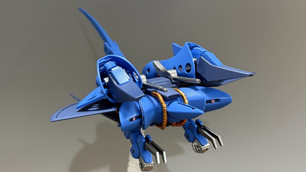 あんまり変形させたりしない僕ですがこれは簡単なんでやりました尻尾がここでしか存在感だせないですね