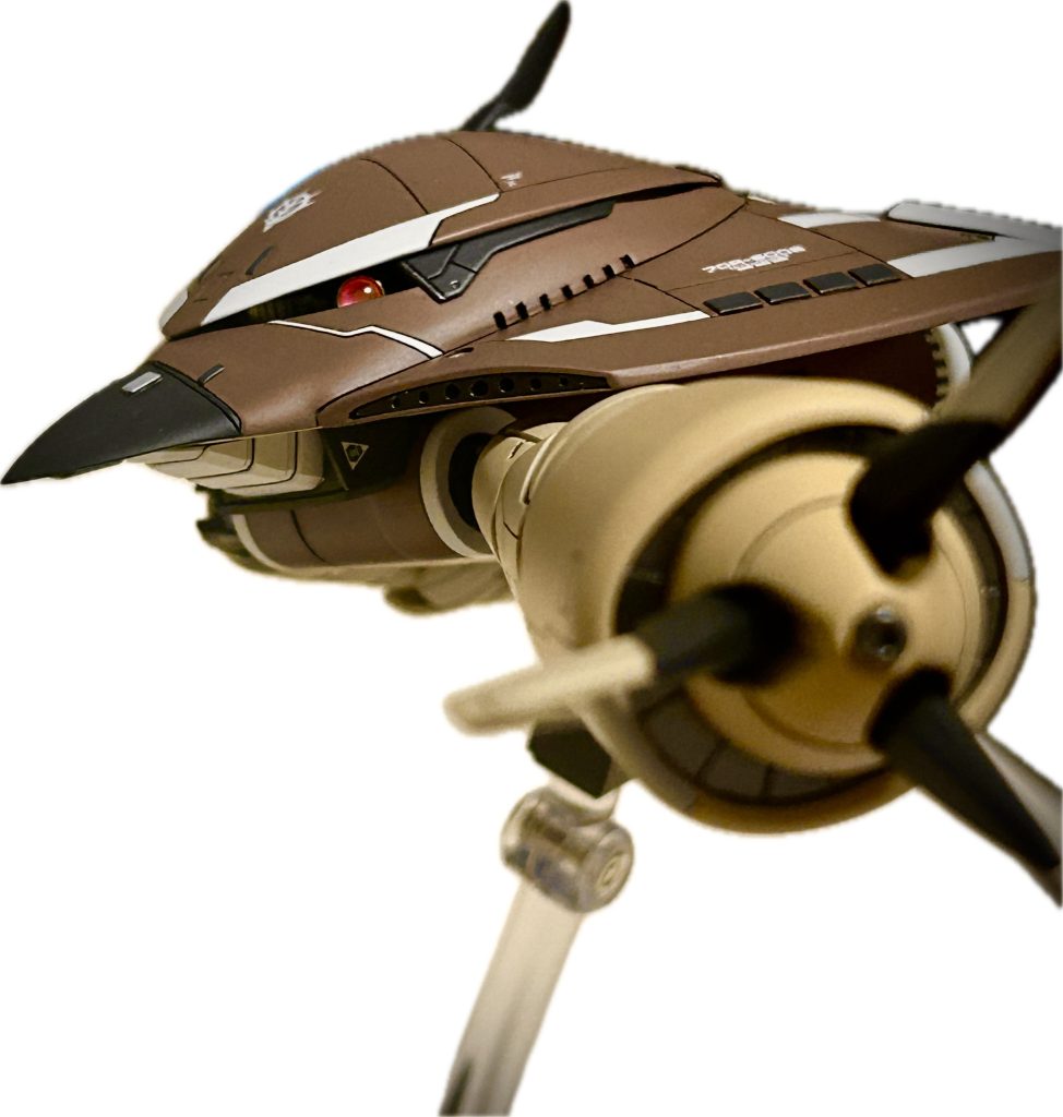 旧キットグラブロです。オリジナルカラーを基調に、スジボリとディテール多数追加し、白とジャーマングレーのアクセントを入れるデザインにしました。モノアイの可動、アームをRGズゴックのものに変更、ボディの接続位置を後部に移動するなどしています。