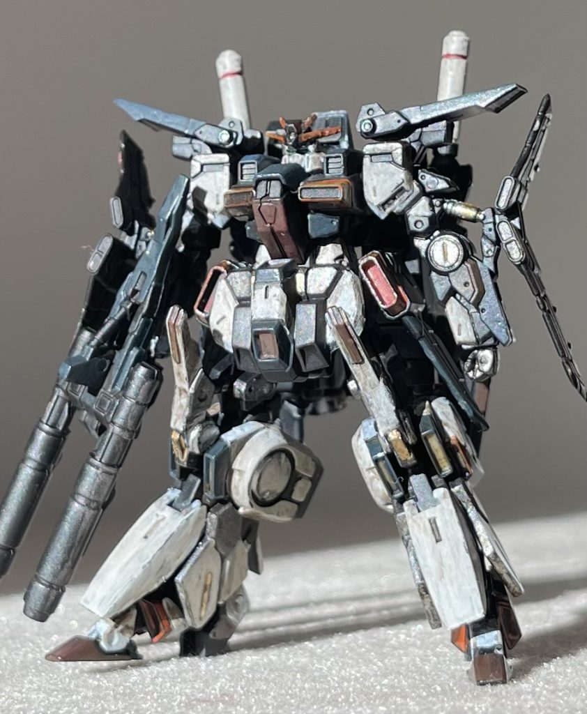 アーティファクト第5弾のZZを筆塗り塗装しました。使用したのはアクリジョンと一部シタデルカラーです。ZZはHGでもMGでも組んだ事がなかったので、初めて組んだZZの重厚感がとても良かったです。アーティファクトのアレンジもいつもながらカッコよくて惚れ惚れしました。塗装は重さと無骨さが出ればと思いトライしてみました。