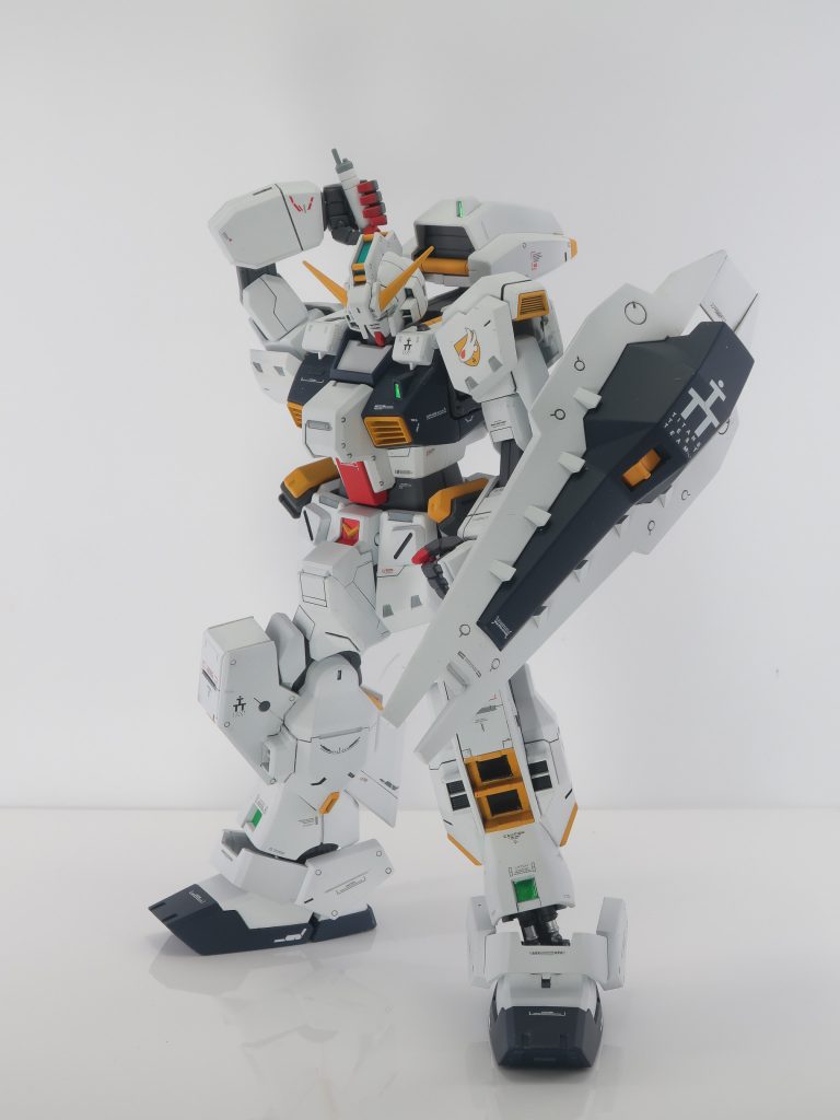 ビームサーベルの抜刀ポーズ