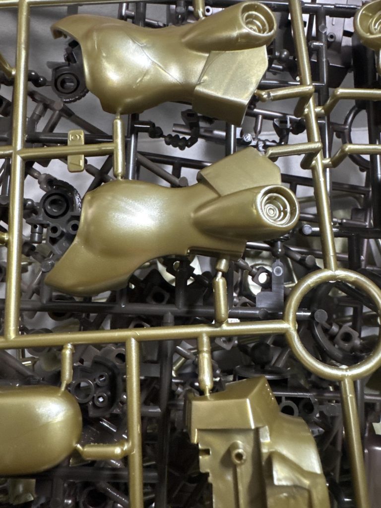 作品名：ギラドーガのアクシズショックカラー<p>ギラドーガのアクシズショックカラーこの整形色、めちゃくちゃいい色じゃないですか…！ 塗装で再現したいと思っています。ギラギラじゃなくて、 この上品な質感を出したいんですが、再現方法のおすすめあれば教えて下さい。</p>
