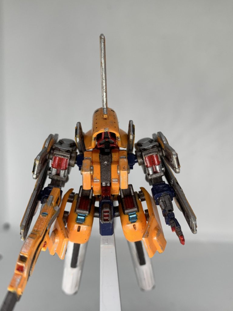 合わせ目消すのが非常に面倒なキットでした。