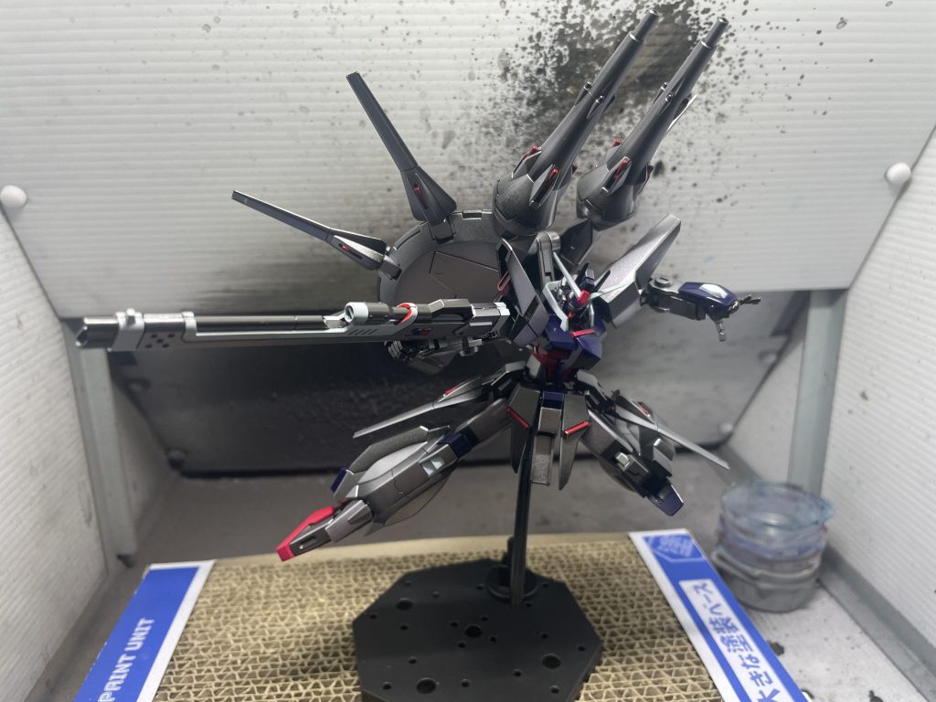 ビームライフル構えSEEDアクションシステムのおかげでかなりカッコよくて決まりますね。個人的には結構グラデーション効いてると思います。