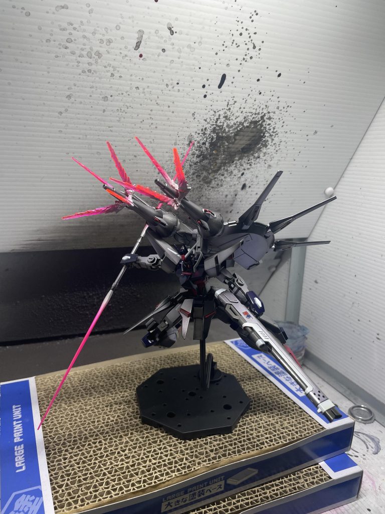 エフェクトパーツを添えて製作工程ではないですが。付ける時塗装剥げそうなのであまりつけません。