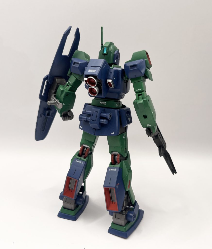 背面。バーニアもちょっと手間を加えてシルバーにしてみました。大満足です。