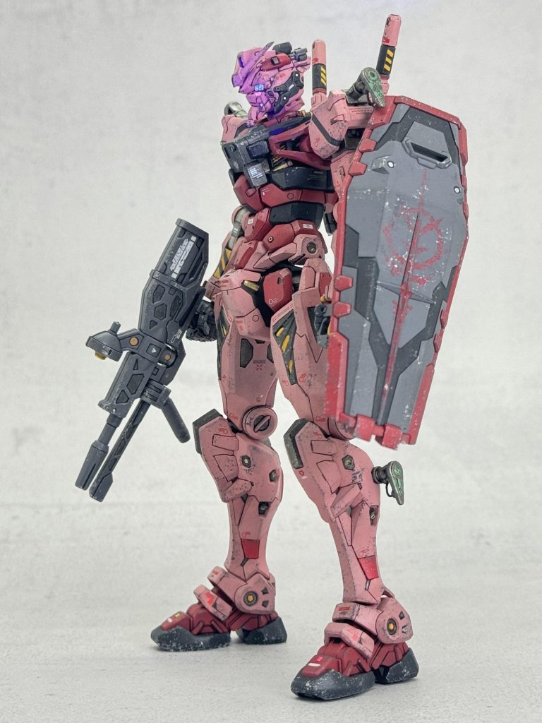 昨年末に赤いガンダムを作り、そのすぐ後にmodel graphicsさんの方でガルマ・ザビ子さんの赤いガンダムの作例が掲載されるとの事ですぐに購入してみたのですが､格の違いに鼻っ柱を根こそぎ持っていかれました😂同じガンプラでここまで違うのか！という絶望と､同時にこのキットをここまで持っていけるのか！という新たなる希望に繋がりました！&nbsp;GUNSTAを利用している人には多そうですが､良いモノを目にするとモチベーションに繋がる人は意識して他所様の作品に目を向けると自分の中の世界が無限に広がっていくと思います！今年も展示会行きたいなぁ🤔&nbsp;その3：仲間を作れればなお良し！自身がYouTubeを始めてからプラモデルに本格的に取り組んでいる方達との交流が増え、より多くの刺激を受ける機会が増えました。プラモデルの話が出来る友人を作る事は直接”腕前”に影響する事はないでしょうが、作品を見せ合って刺激を与え合ったり、上手い人からあんな技やこんな技を教えてもらったり、「俺のよりかっこいいの作ってるううううう🥺」といった憧れや悔しさは間違いなくプラモに向き合うモチベーション→上達に繋がっていくと思います。先も言いましたがSNS全盛期なのでGUNSTA以外にもプラモ仲間を作る場は探すといくらでもあると思います。勇気を出して飛び込んでみると、自分の世界がドンドン広がっていくと思います😙&nbsp;〜まとめ〜はじめに基礎工作の大切さを語っておいて､具体的な内容はお伝え出来ていない事をここで謝罪させて頂きます🙇しかし、まだまだ修行中の身の自分がこれから上を目指していこうと思う方達にどんな事を簡潔に伝えられるのか・伝えたいかを考えた結果これがベストだと思いました。要は”気の持ちよう”ですね！笑具体的な”製面処理の仕方”に絞らなかったこの投稿が「ヤスリ掛け頑張ろう」「塗装気をつけよう」「もっと勉強しよう」といった各々の様々な気持ちに派生していってくれたら良いなという気持ちを持って本投稿を閉めさせて頂きたいと思います。&nbsp;　最後にこの「バトンを繋ぐ」という企画を立ち上げてくださいましたバレーボールおじさんさんを始め､この第２バトンを繋いでくださったモデラーの皆様､そして私にバトンを託してくださったkazzさんにお礼申し上げます。🙇第２バトンを繋いだ皆様バレーボールおじさ…さん→ますらおさん→meg-oceroさん→@244さん→Kaishi-De…さん→TFX-063さん→つぐおさん→押忍やすじろうさん→T-Nonさん→yasaさん→FILOさん→kazzさん&nbsp;次にバトンを引きついでくださるのはのぴおさんです！バトンを受け取ってくださり改めてありがとうございます🥺のぴおさんは過去に実在した航空機パイロットをイメージした改造や塗装を施した作品を仕上げる激上手モデラーさんです🤭渋いカラーリングの作品が多くて､のぴおさんの作品は航空機オタクでもあるmax.のツボにドストライクなのです🥺笑&nbsp;のぴおさんがどのような事を語ってくださるのか､次は誰に繋がっていくのか乞うご期待であります！😆&nbsp;以上､13番目の走者max.でした！