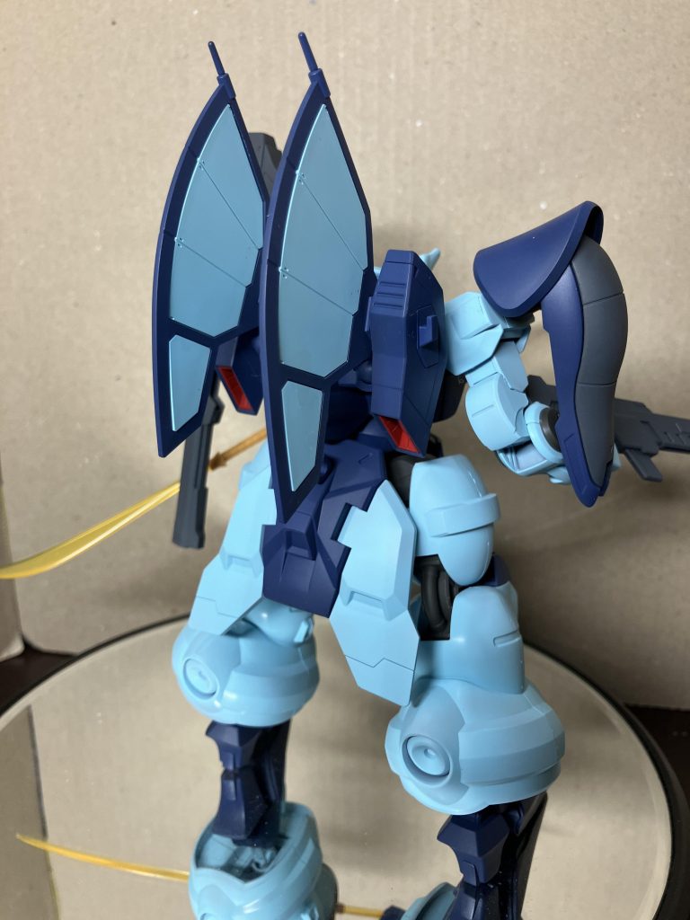 ディランザにディジェのパーツを取って付けたような改造です。