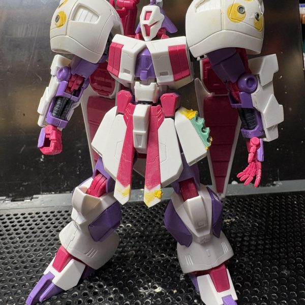 トワイライト・アクシズのＲジャジャを、ムーンガンダムのアルス・ジャジャに変更中です。久々のガンプラ工作楽しいけど、久々すぎて作業が遅々として進まない…( ;∀;)（3枚目）