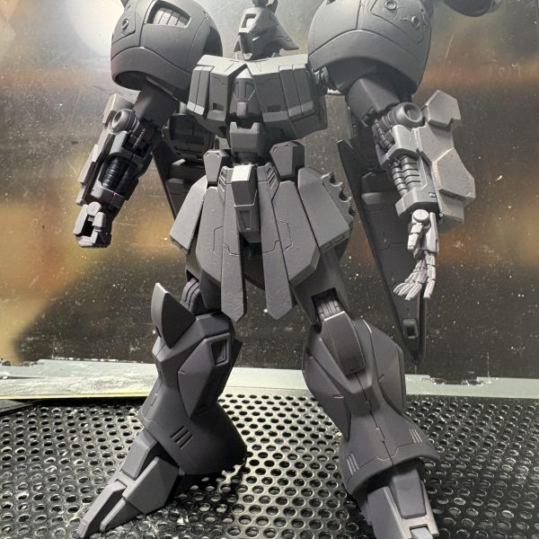 トワイライト・アクシズのＲジャジャを、ムーンガンダムのアルス・ジャジャに変更中です。久々のガンプラ工作楽しいけど、久々すぎて作業が遅々として進まない…( ;∀;)（2枚目）