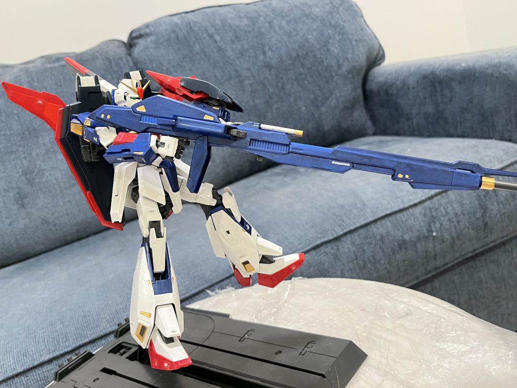 ハイパー・メガランチャーで射撃。持たせるのは難しいですが、凄く長くて迫力満点です。