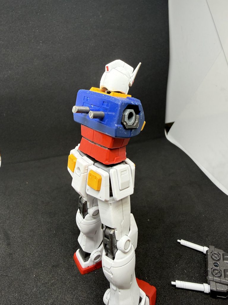 色々と試していると何故か3ミリ穴にプラ棒を刺すと接続出来ることを発見。これを見つけた時はそんなのでいいの！？と思わず笑ってしまいました。