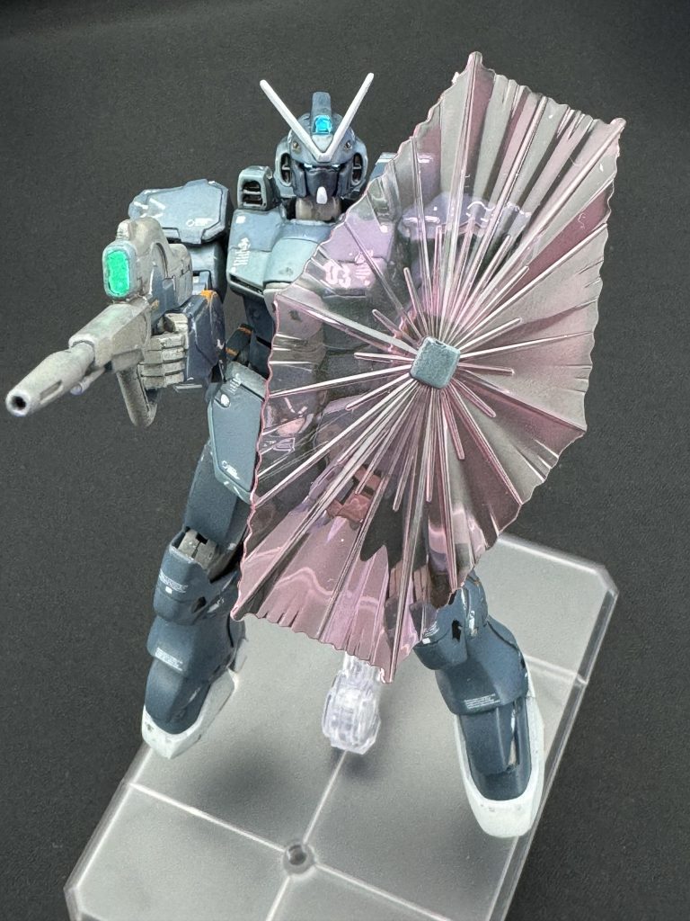 メインカメラとライフルスコープは蛍光グリーンで塗ったのでビコーンします。