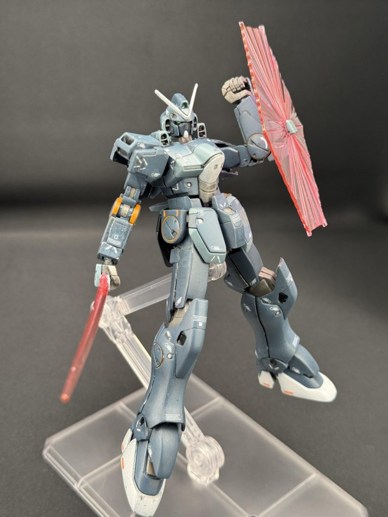 ビームサーベルとビームシールド…蛍光ピンクで光るようにすれば良かったか。