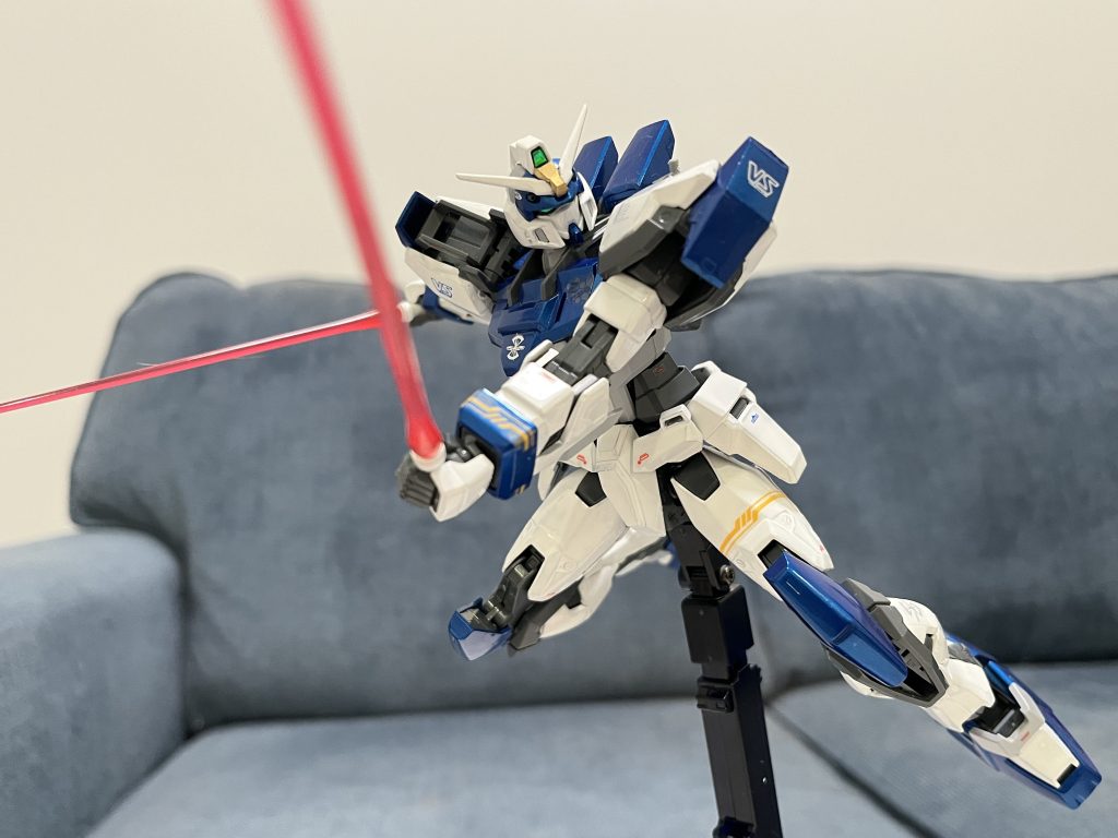 いきなりフォビドゥンの両腕も切られました。