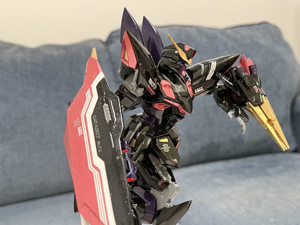 赤はいつものメタリックレッドを捨てGX-212のピーチにしましたが、目立ったという矛盾のカラーリングですが。