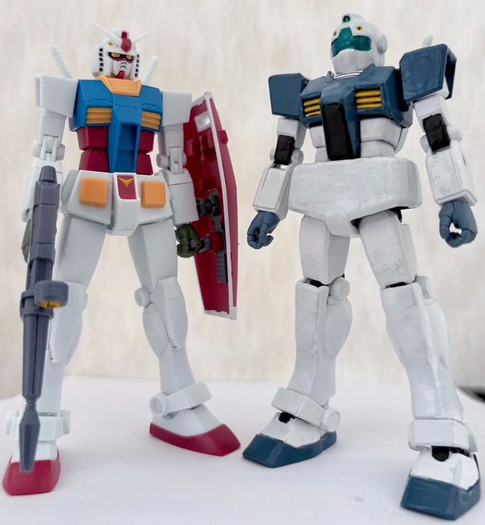 ミキシングする際にはロボット魂Ver.ANIMEのガンダムの体型を参考にしたので、頭が若干大きめなのだ(zaku-kao6)