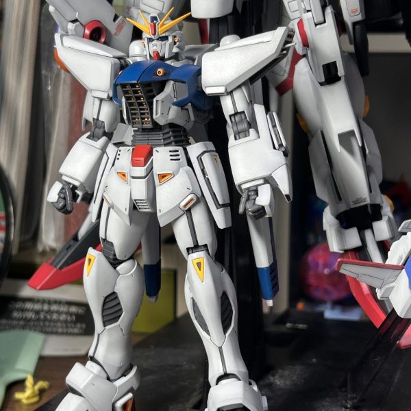 F91をプラモデルで組んだのは昔の1/60以来です。明日からデカール貼りします。