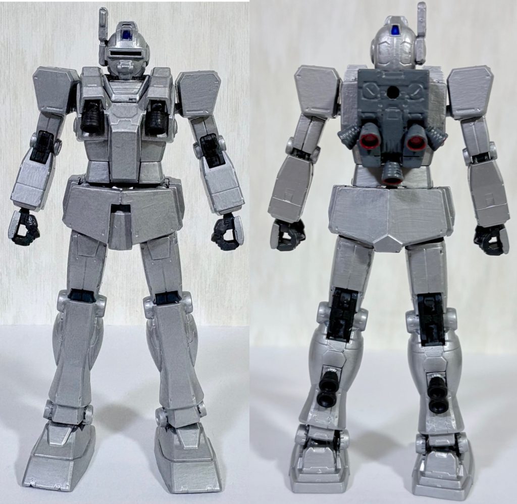 フロントビューとリアビュー。全身シルバーなので、どことなく宇宙刑事ギャ○ンっぽい(gundam-kao10)