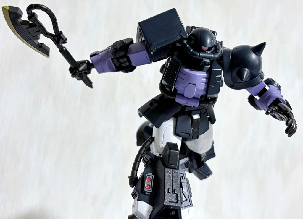 前述の通り食玩であるにもかかわらず、可動域がすさまじく、あらゆるポーズをとらせても様になる。