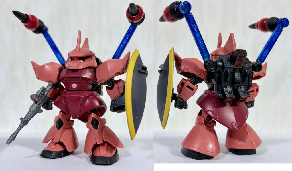 フロントビューとリアビュー。外見はまんまシャア専用ゲルググだが、高機動型用のバックパックと自作のビットを装備している。