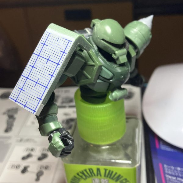 GQザク、製作開始٩( 'ω' )وパチ組みしてからのザクぽくしたい所に手を加えていきました(ザクなのにザクぽくとは　🤣)ショルダーのスパイク変更、シールド延長胴体の動力パイプは一本にしてバックパックをザクⅡのものかに頭部もザクⅡに変更小顔過ぎるんですよねーGQのはσ(^_^;)&nbsp;次は足廻りをやっていく予定&nbsp;（5枚目）