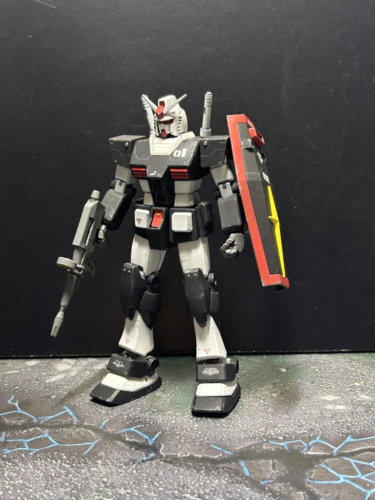 最初はRX78-2ガンダムに塗装する予定でした。