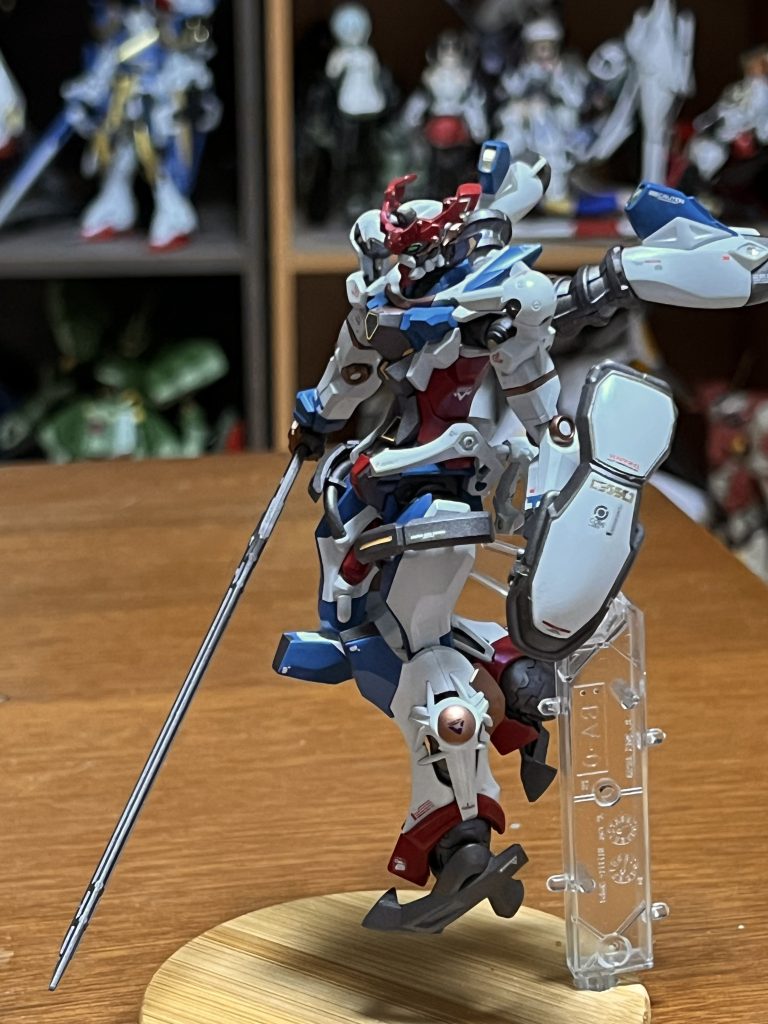 また、今回は武装に「KATANA」を付けてます。劇中で出てきてませんが、多分マチュの性格的に「ビーム兵器より、実体武器の方が好き」な感じがしてたので、バルバトスからお借りしました。だいぶしっくりきて嬉しい。ヨシ!